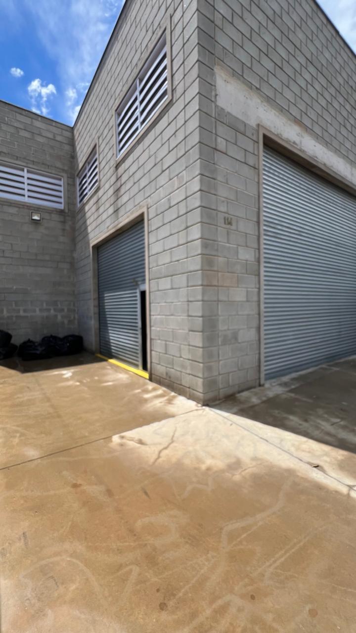 Galpão Comercial à Venda, 213m² por R$ 900.000 - Portal Ville Jardins - Boituva/SP