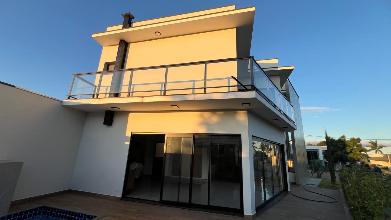 Casa com 3 suítes à venda, 220m² por R$ 1.700.000 - Condomínio Portal Ville Jardim Europa - Boituva/SP