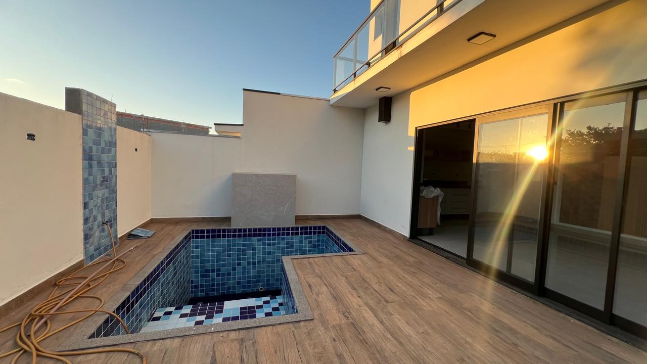 Casa com 3 suítes à venda, 220m² por R$ 1.700.000 - Condomínio Portal Ville Jardim Europa - Boituva/SP