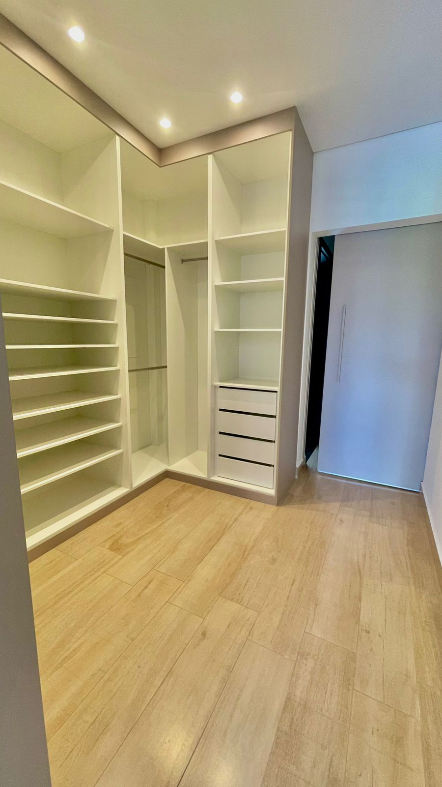 Casa de alto padrão com 3 dormitórios à venda, 220m² por R$ 1.400.000 - Condomínio Jardim Europa - Boituva/SP