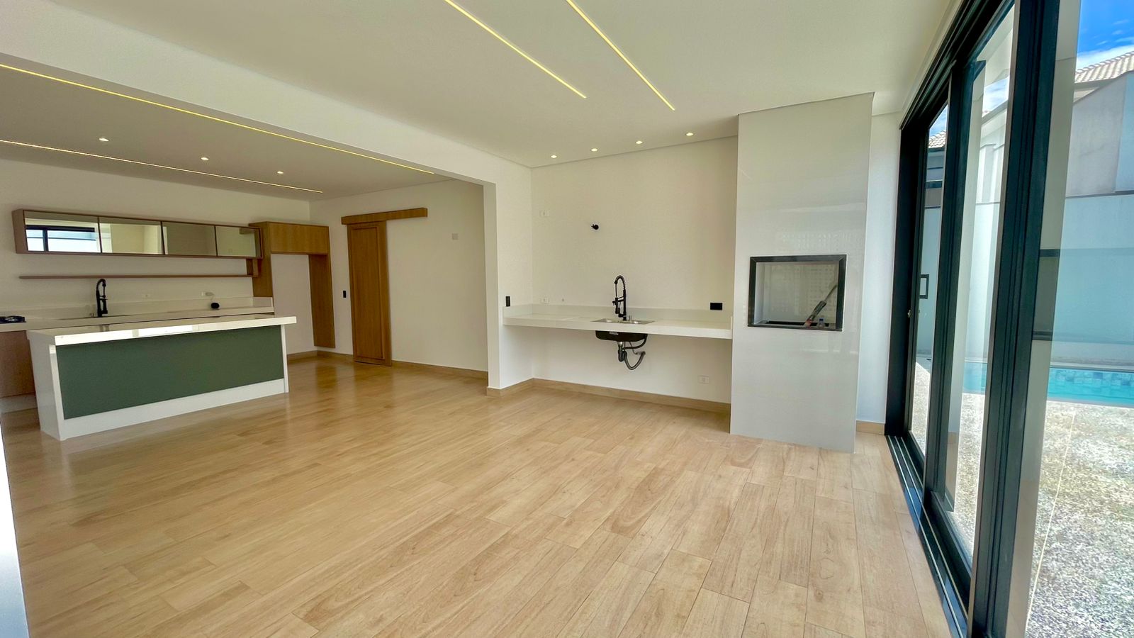 Casa de alto padrão com 3 dormitórios à venda, 220m² por R$ 1.400.000 - Condomínio Jardim Europa - Boituva/SP