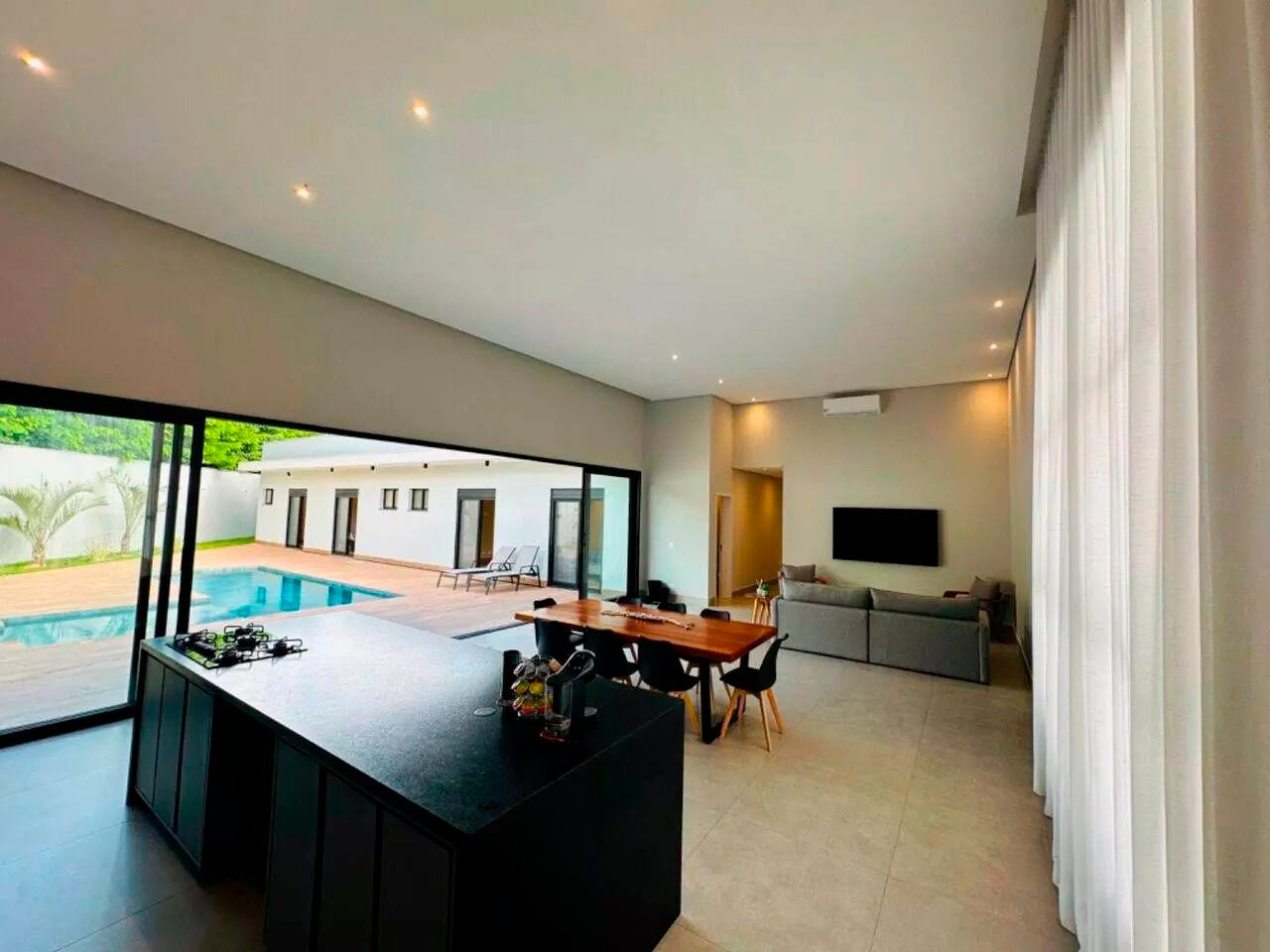 Casa de alto padrão com 4 suítes à venda, 360m² por R$ 1.785.000 - Condomínio Residencial São José - Boituva/SP
