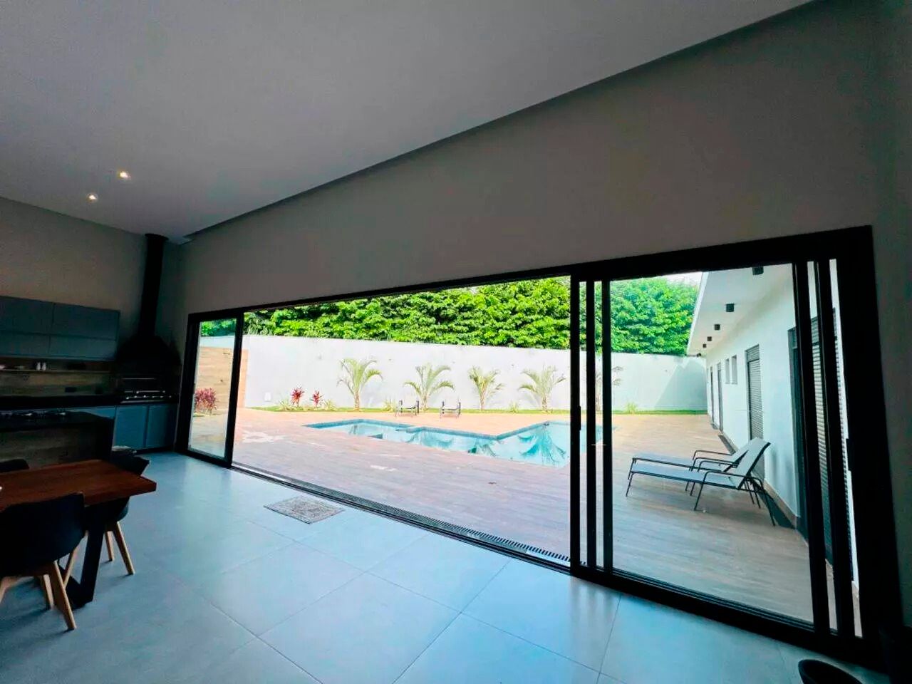 Casa de alto padrão com 4 suítes à venda, 360m² por R$ 1.785.000 - Condomínio Residencial São José - Boituva/SP