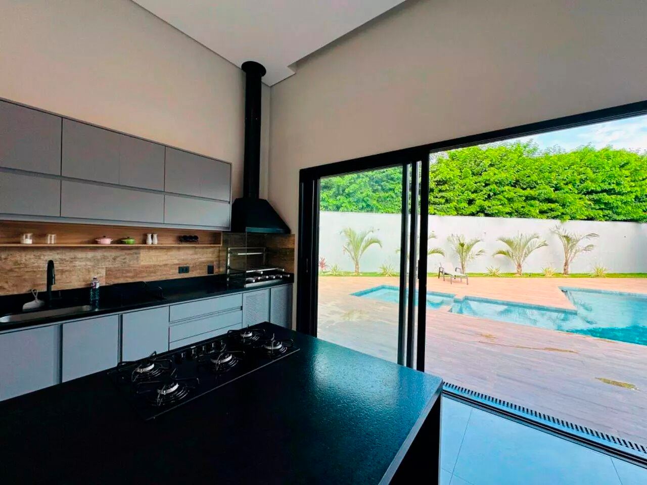 Casa de alto padrão com 4 suítes à venda, 360m² por R$ 1.785.000 - Condomínio Residencial São José - Boituva/SP