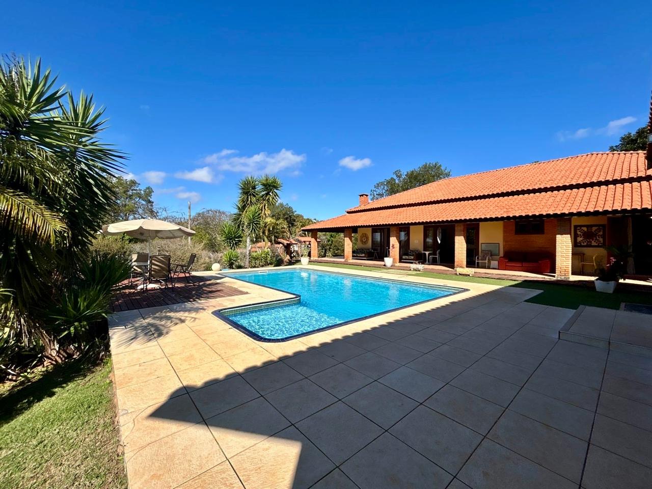 Chácara com 5 dormitórios (3 suítes) à venda, 360m² por R$ 1.200.000 - Boituva/SP
