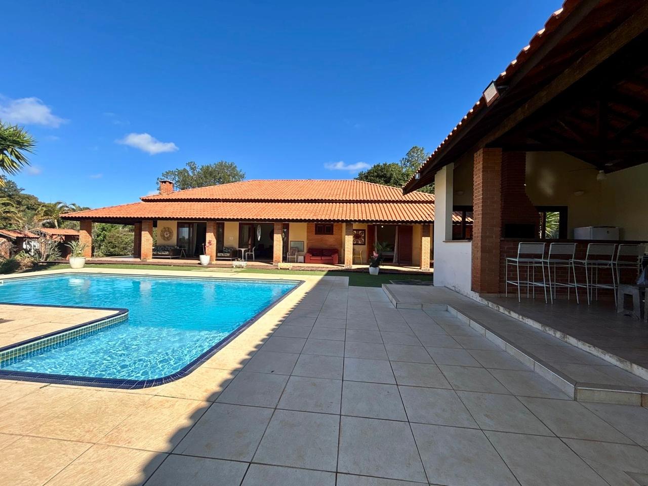 Chácara com 5 dormitórios (3 suítes) à venda, 360m² por R$ 1.200.000 - Boituva/SP