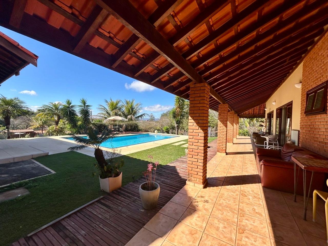 Chácara com 5 dormitórios (3 suítes) à venda, 360m² por R$ 1.200.000 - Boituva/SP