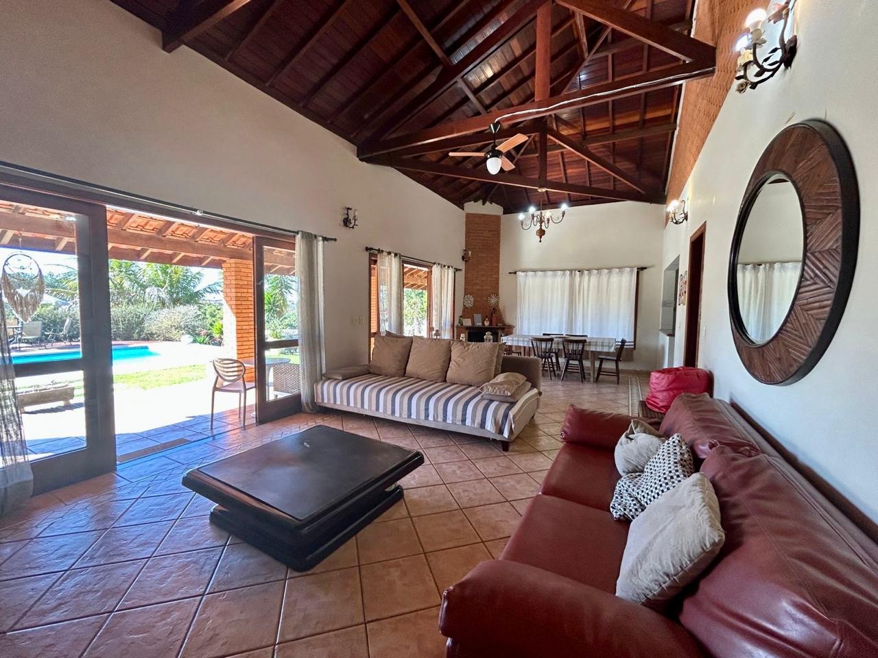 Chácara com 5 dormitórios (3 suítes) à venda, 360m² por R$ 1.200.000 - Boituva/SP
