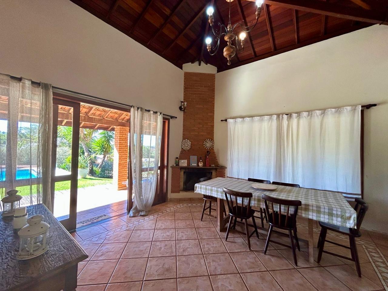 Chácara com 5 dormitórios (3 suítes) à venda, 360m² por R$ 1.200.000 - Boituva/SP