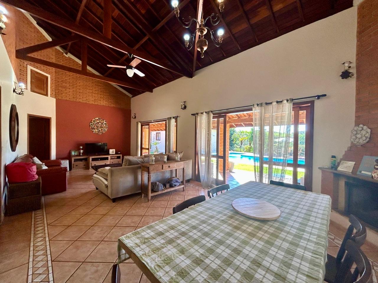 Chácara com 5 dormitórios (3 suítes) à venda, 360m² por R$ 1.200.000 - Boituva/SP