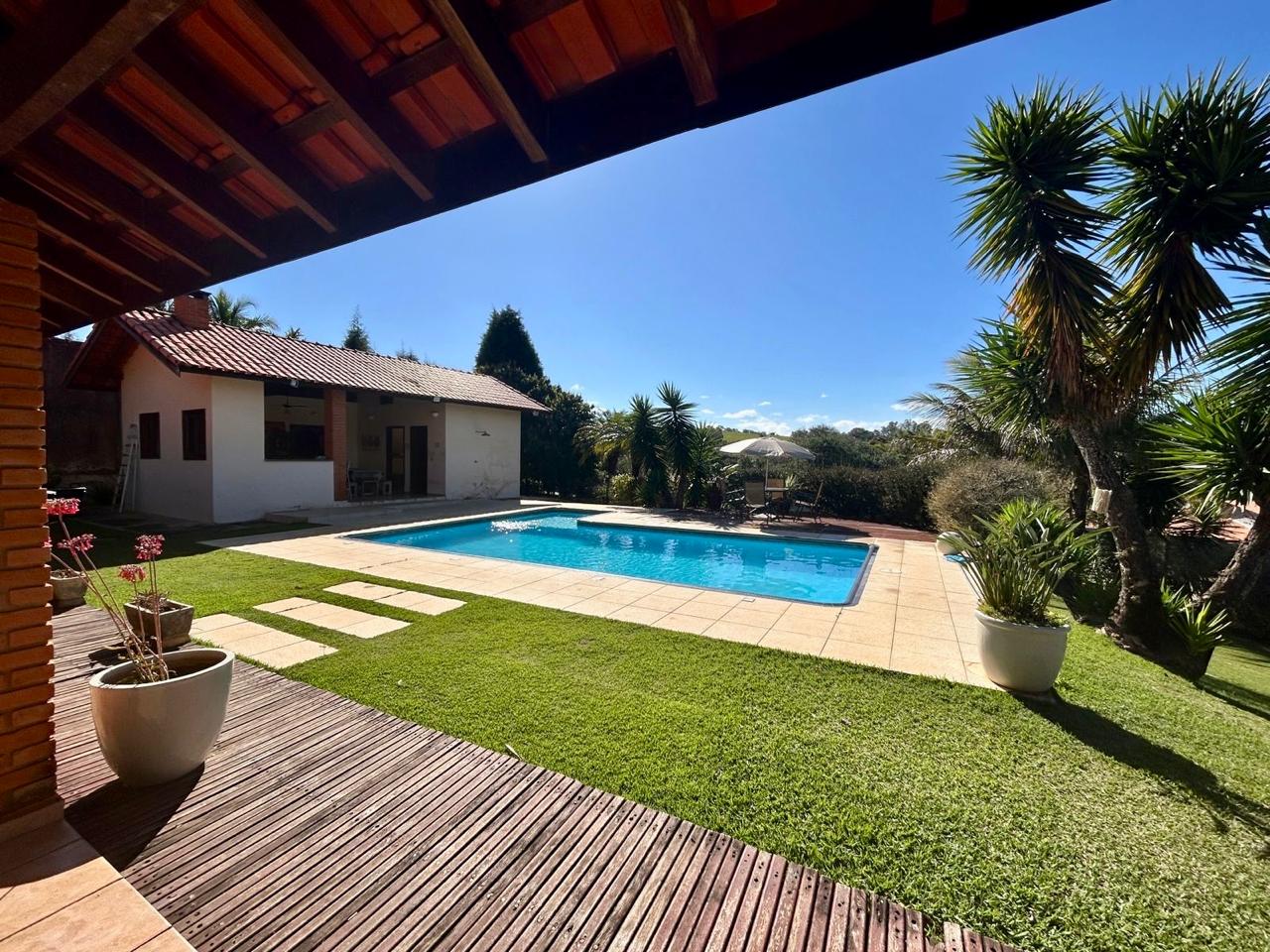 Chácara com 5 dormitórios (3 suítes) à venda, 360m² por R$ 1.200.000 - Boituva/SP