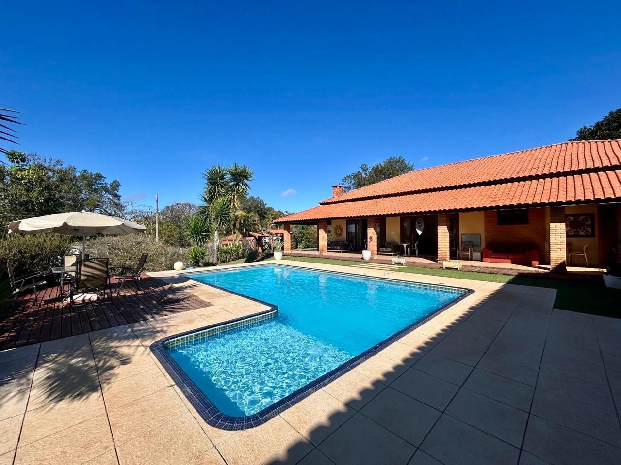 Chácara com 5 dormitórios (3 suítes) à venda, 360m² por R$ 1.200.000 - Boituva/SP