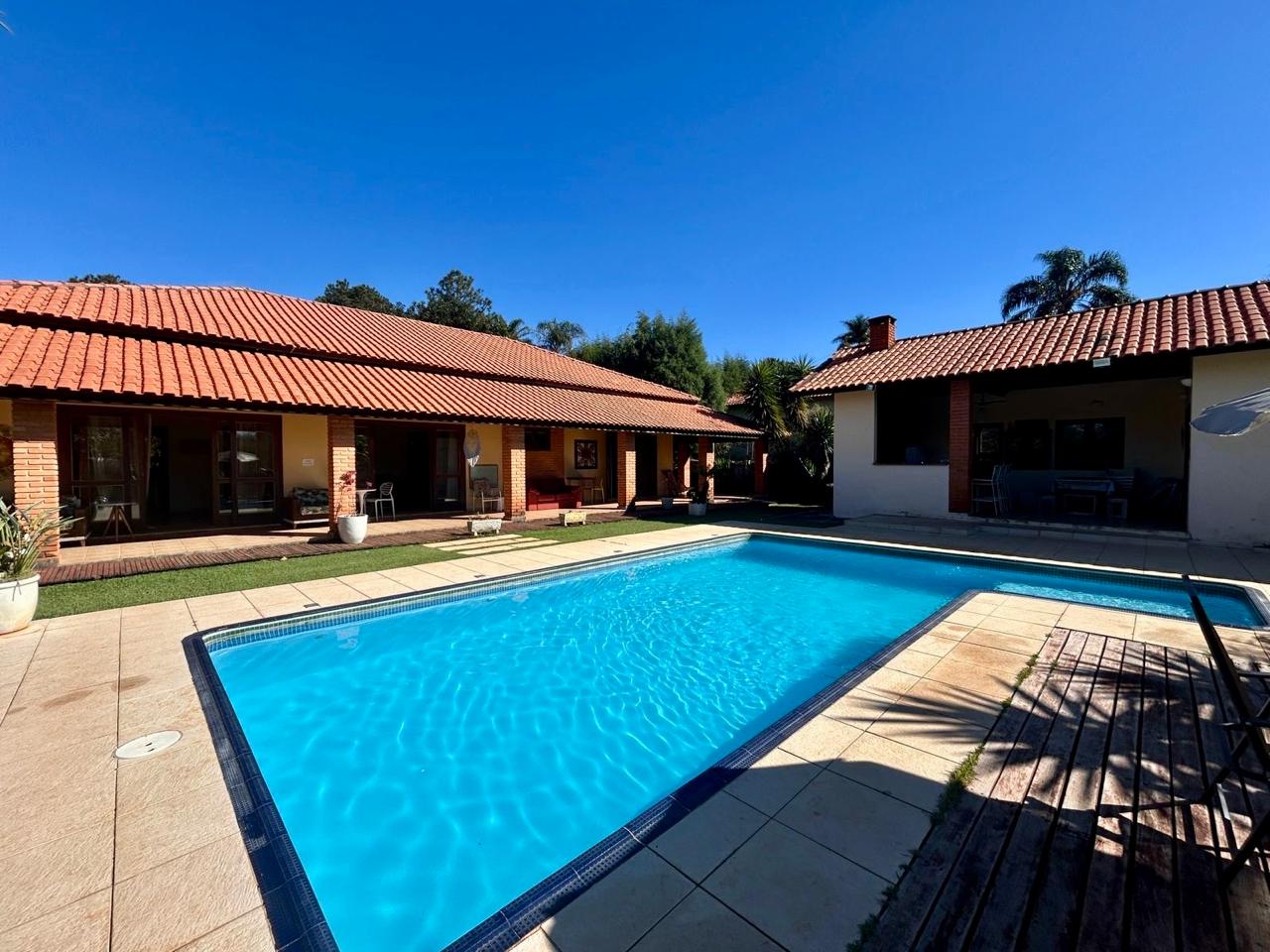 Chácara com 5 dormitórios (3 suítes) à venda, 360m² por R$ 1.200.000 - Boituva/SP