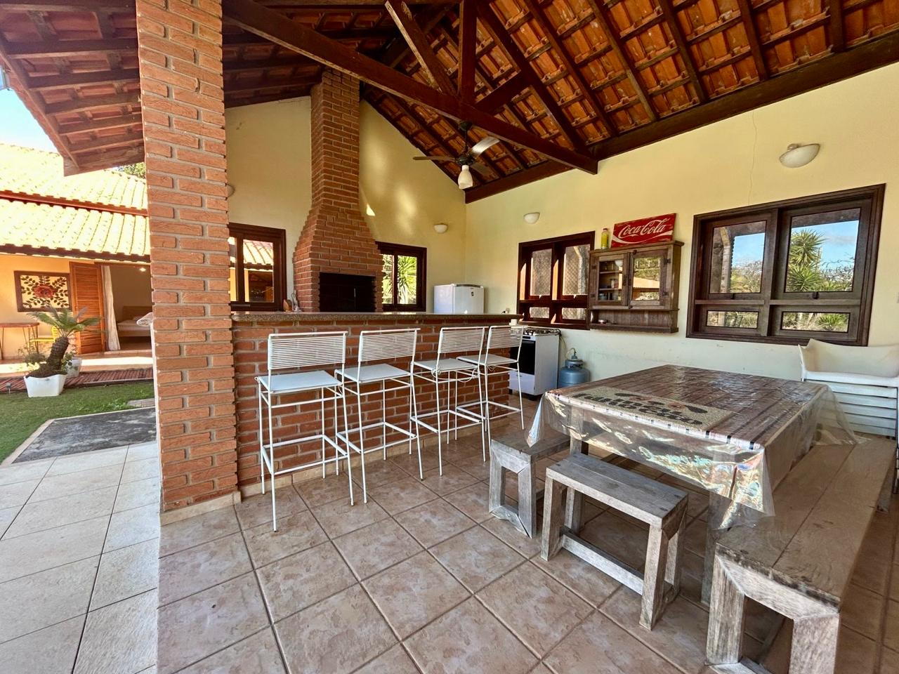 Chácara com 5 dormitórios (3 suítes) à venda, 360m² por R$ 1.200.000 - Boituva/SP