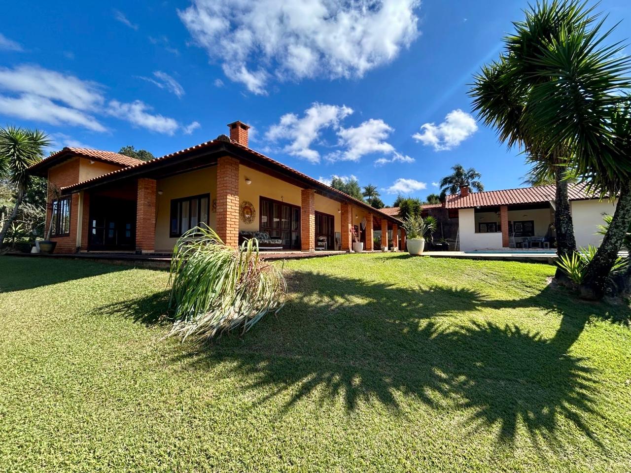 Chácara com 5 dormitórios (3 suítes) à venda, 360m² por R$ 1.200.000 - Boituva/SP