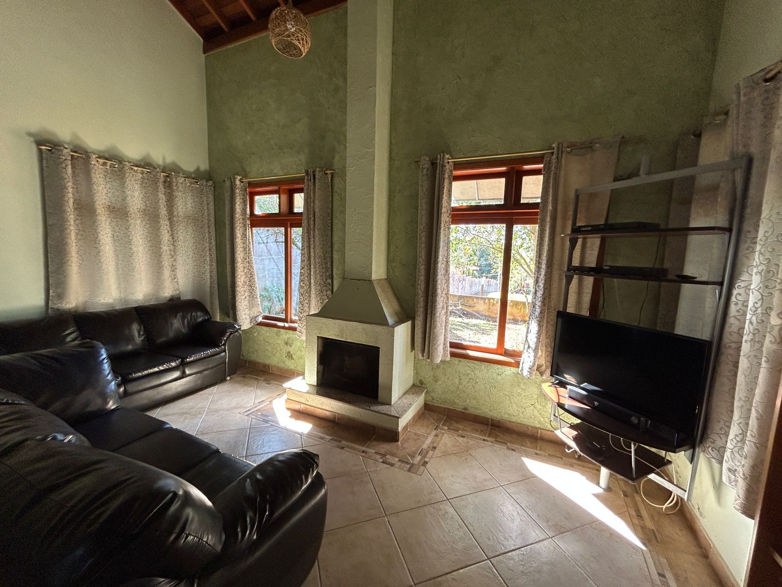 Chácara com 3 dormitórios à venda, 200m² por R$ 950.000 - Condomínio Nova Rheata - Boituva/SP