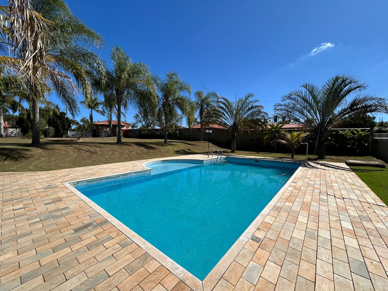 Chácara com 3 dormitórios à venda, 230m² por R$ 799.000 - Condomínio Nova Rheata - Boituva/SP