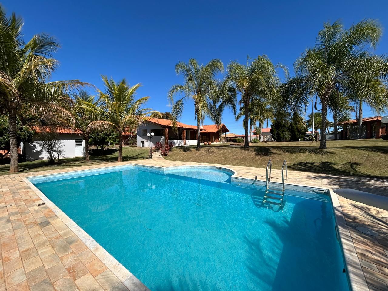 Chácara com 3 dormitórios à venda, 230m² por R$ 799.000 - Condomínio Nova Rheata - Boituva/SP