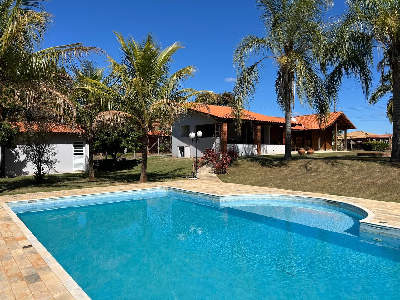 Chácara com 3 dormitórios à venda, 230m² por R$ 799.000 - Condomínio Nova Rheata - Boituva/SP