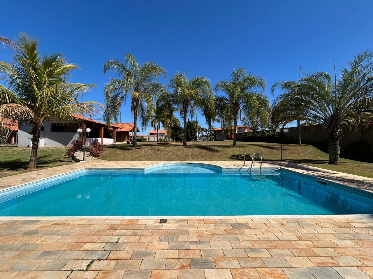 Chácara com 3 dormitórios à venda, 230m² por R$ 799.000 - Condomínio Nova Rheata - Boituva/SP