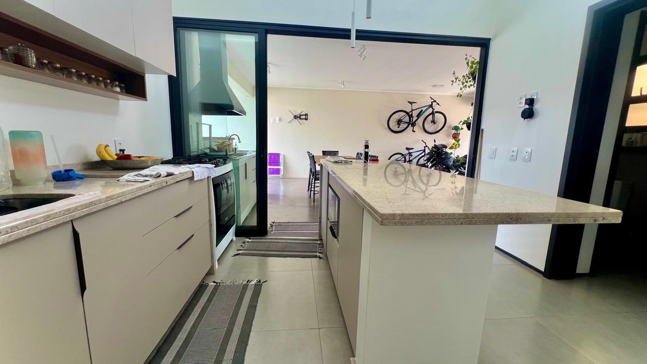 Casa com 3 dormitórios à venda, 140m² por R$ 850.000 – Condomínio Tropicalia Garden – Boituva/SP