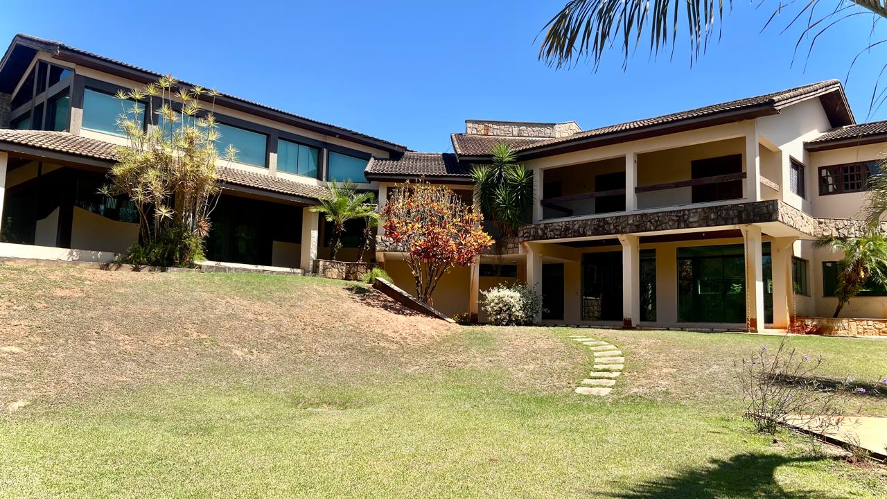 Mansão com 4 suítes à venda, 795m² por R$ 3.300.000 - Condomínio Saint Claire - Boituva/SP