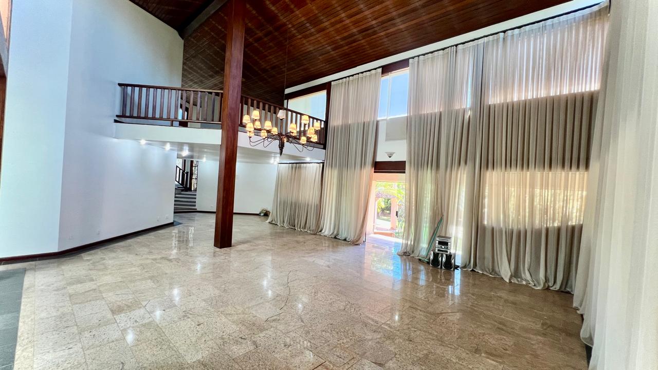 Mansão com 4 suítes à venda, 795m² por R$ 3.300.000 - Condomínio Saint Claire - Boituva/SP