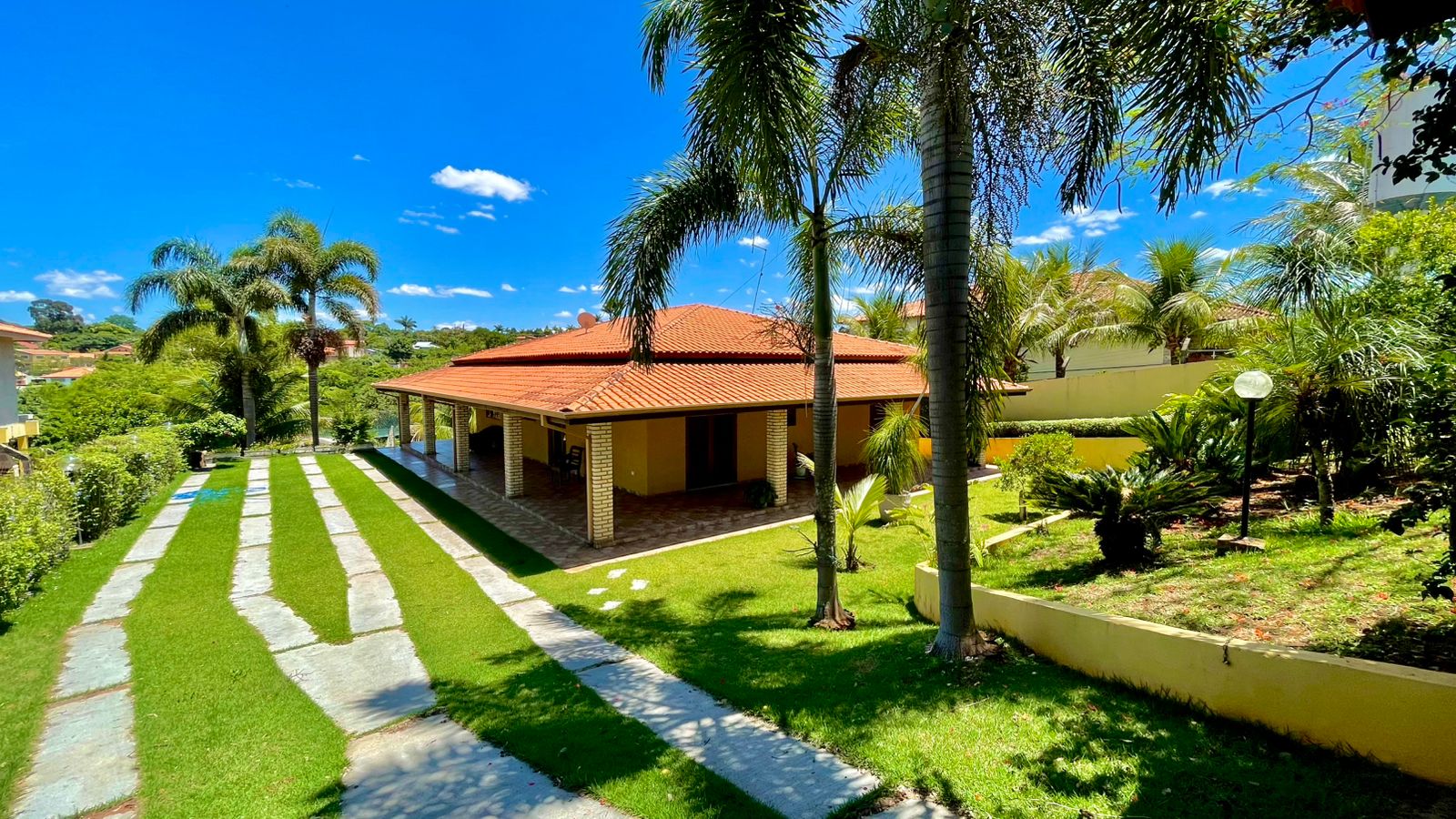 Chácara com 3 dormitórios à venda, 350m² por R$ 1.850.000 - Condomínio Vitassay - Boituva/SP