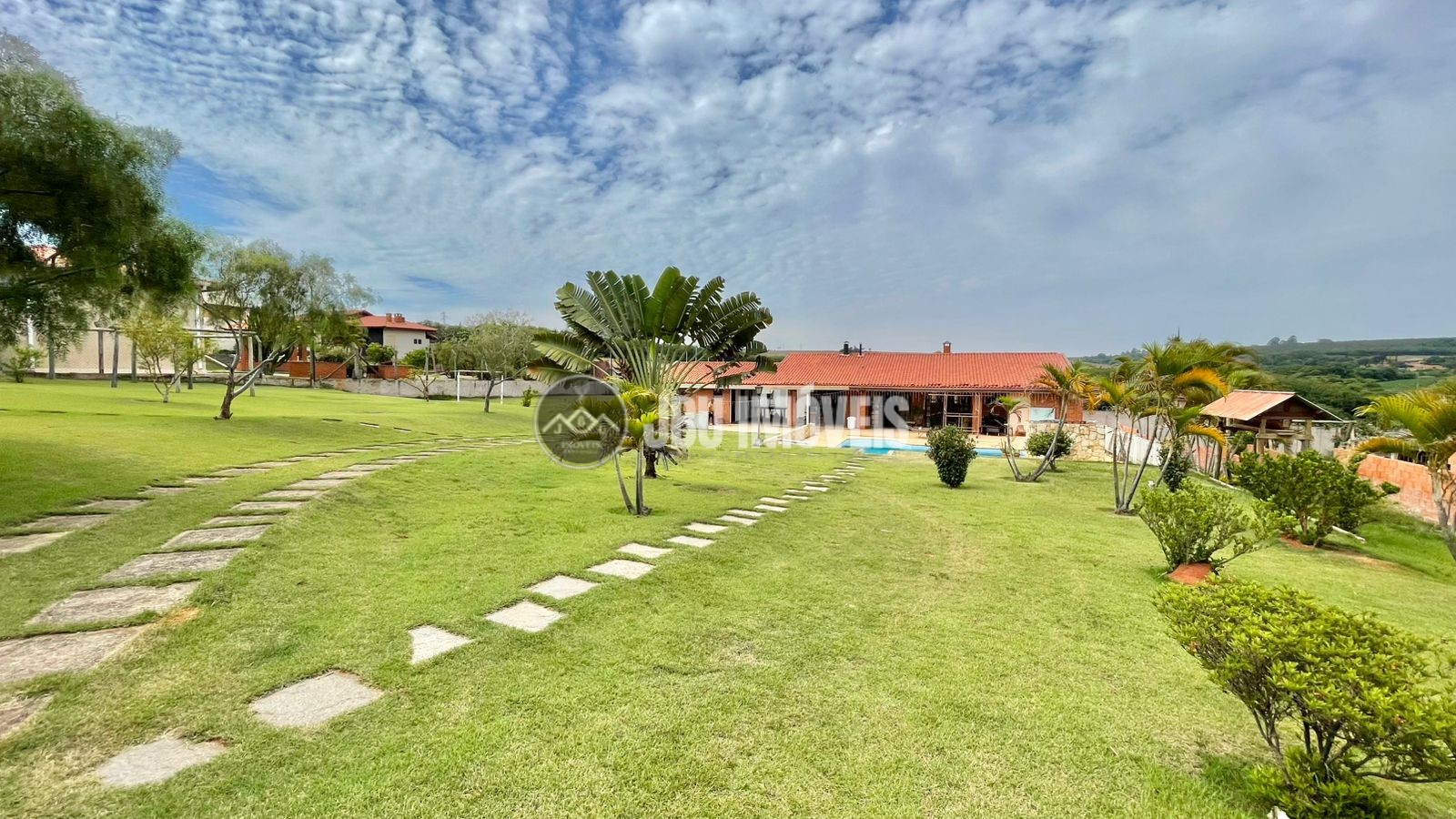 Chácara à venda com 3 suítes e piscina no Ecopark Tatuí – 2.000m²