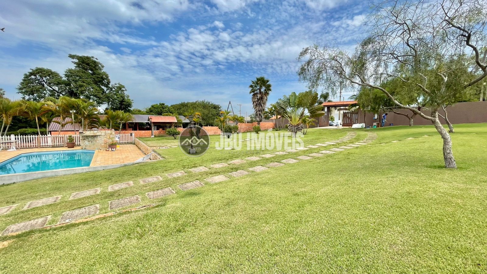 Chácara à venda com 3 suítes e piscina no Ecopark Tatuí – 2.000m²