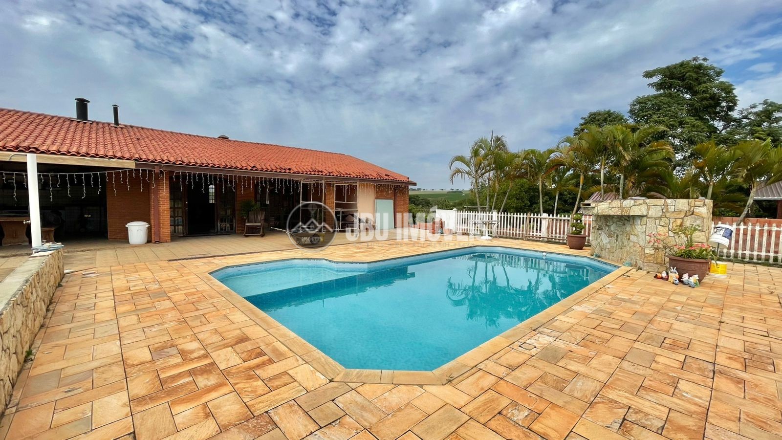 Chácara à venda com 3 suítes e piscina no Ecopark Tatuí – 2.000m²