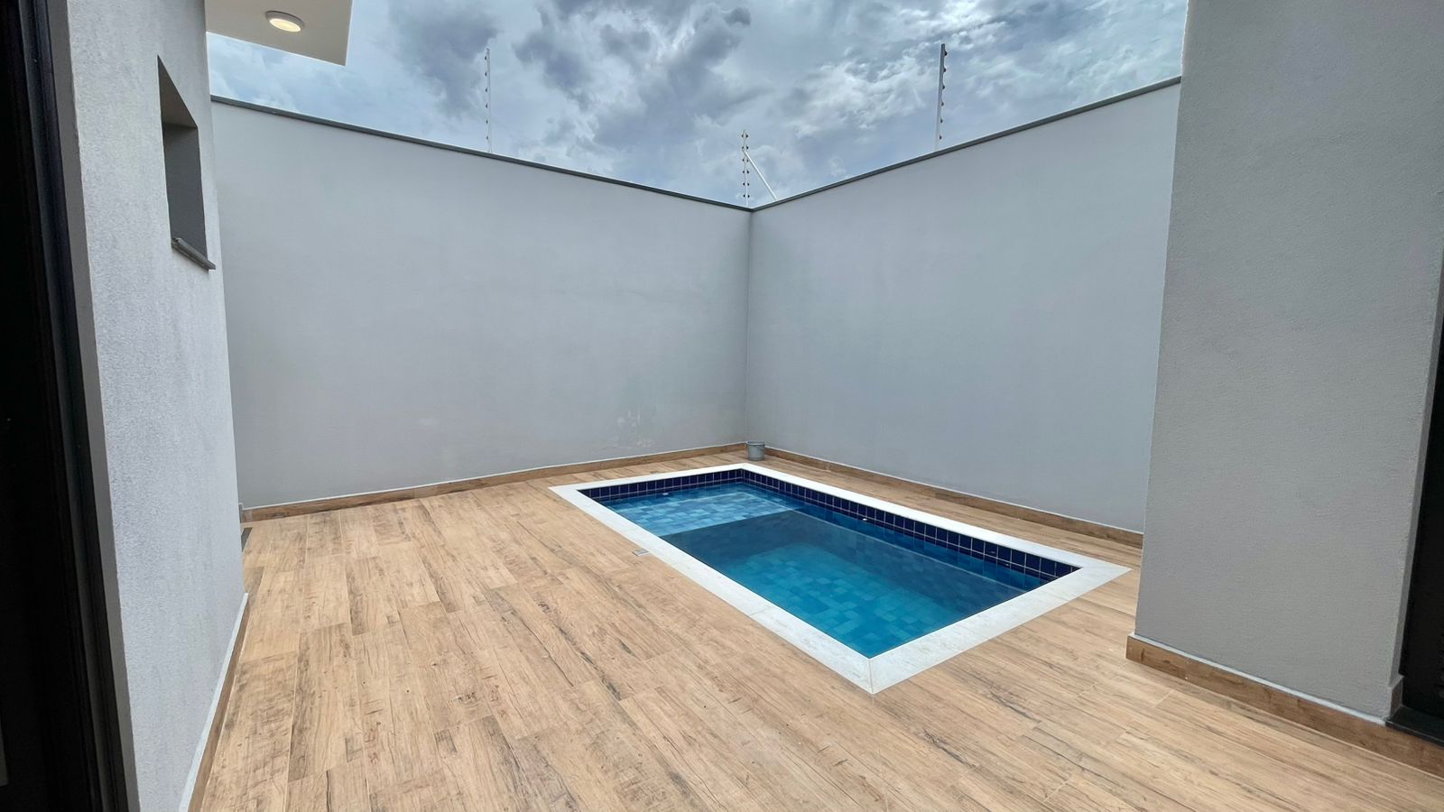 Casa com 3 dormitórios à venda, 165m² por R$ 930.000 – Portal Ville Jardins – Boituva/SP