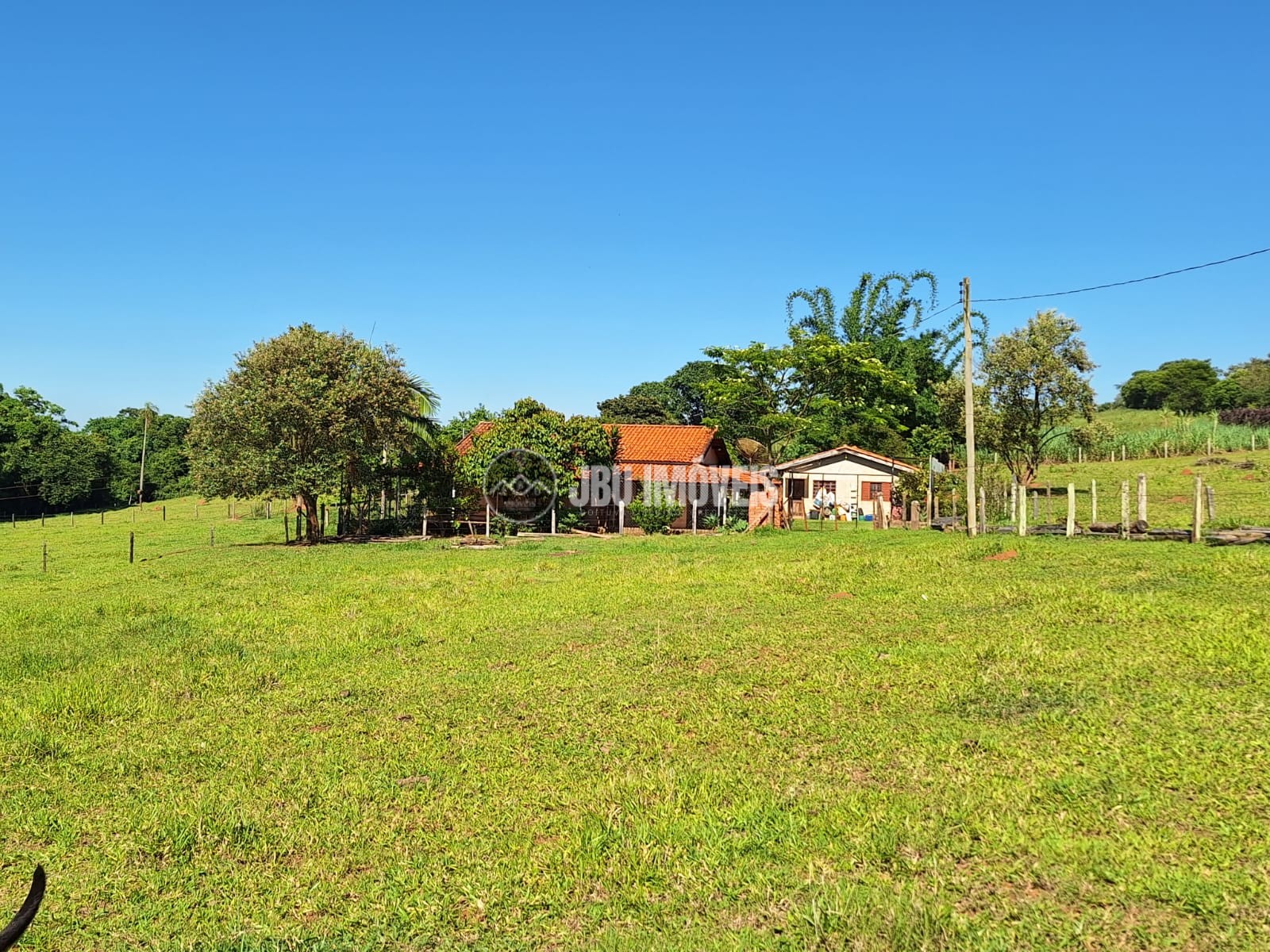 Chácara com 3 dormitórios à venda, 200m² por R$ 550.000 - Condomínio Primavera - Porangaba/SP