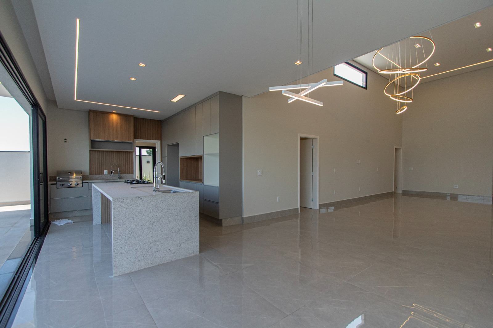 Casa térrea com 4 suítes à venda, 237m² por R$ 2.990.000 – Alphaville Castello – Itu/Sorocaba