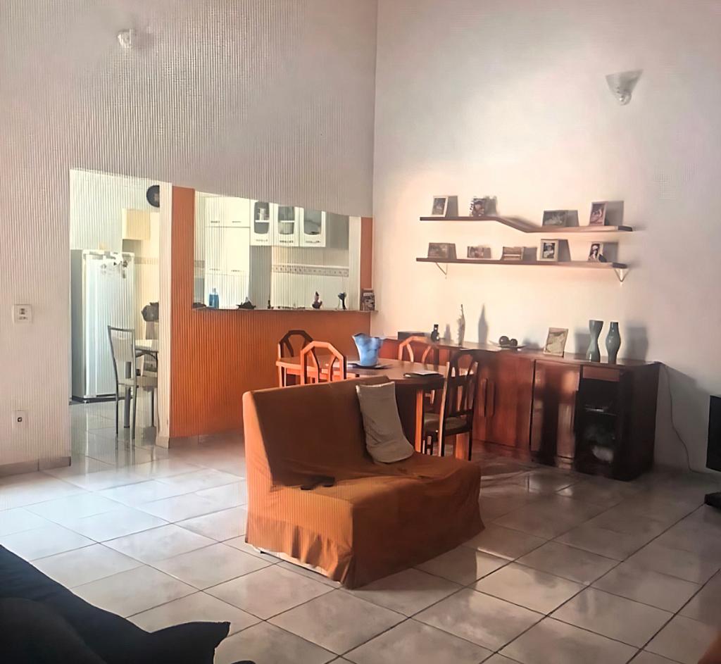 Casa á venda c/ 03 dormitórios, Bairro Cidade Jardim - Boituva/SP