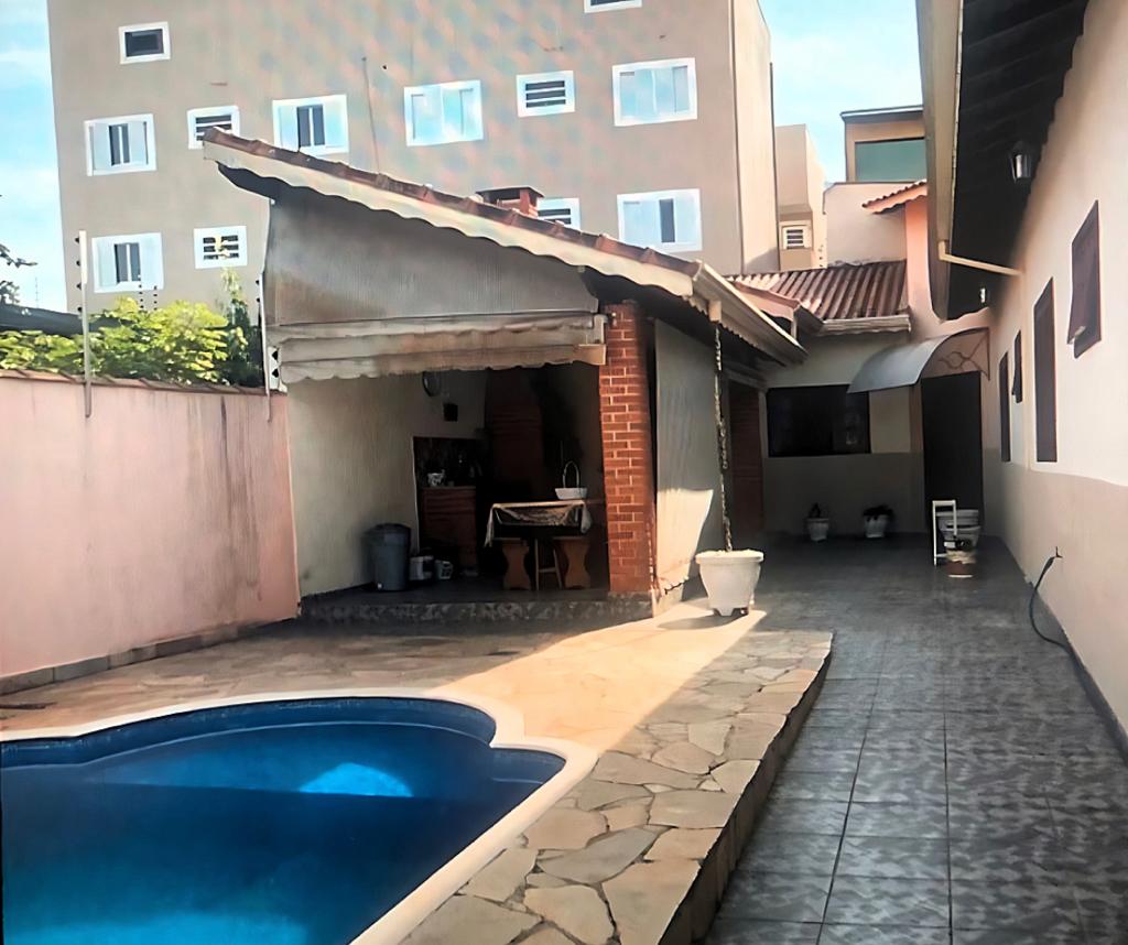 Casa á venda c/ 03 dormitórios, Bairro Cidade Jardim - Boituva/SP