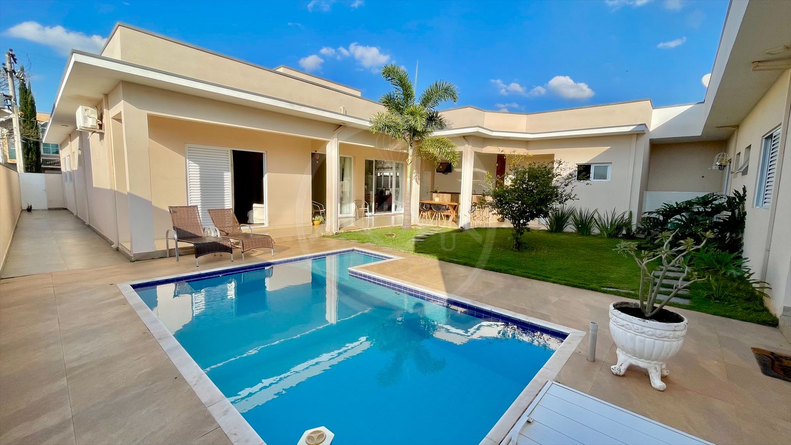 Casa em condomínio - Venda