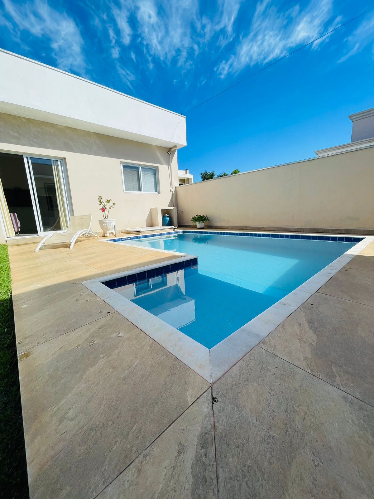 Casa á venda c/  05 dormitórios, Condomínio Portal das Estrelas - Boituva/SP