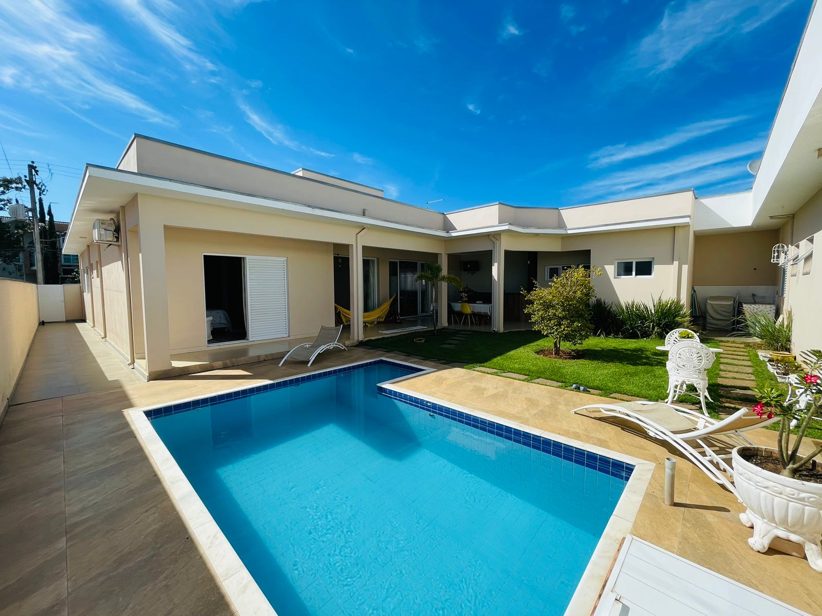 Casa á venda c/  05 dormitórios, Condomínio Portal das Estrelas - Boituva/SP