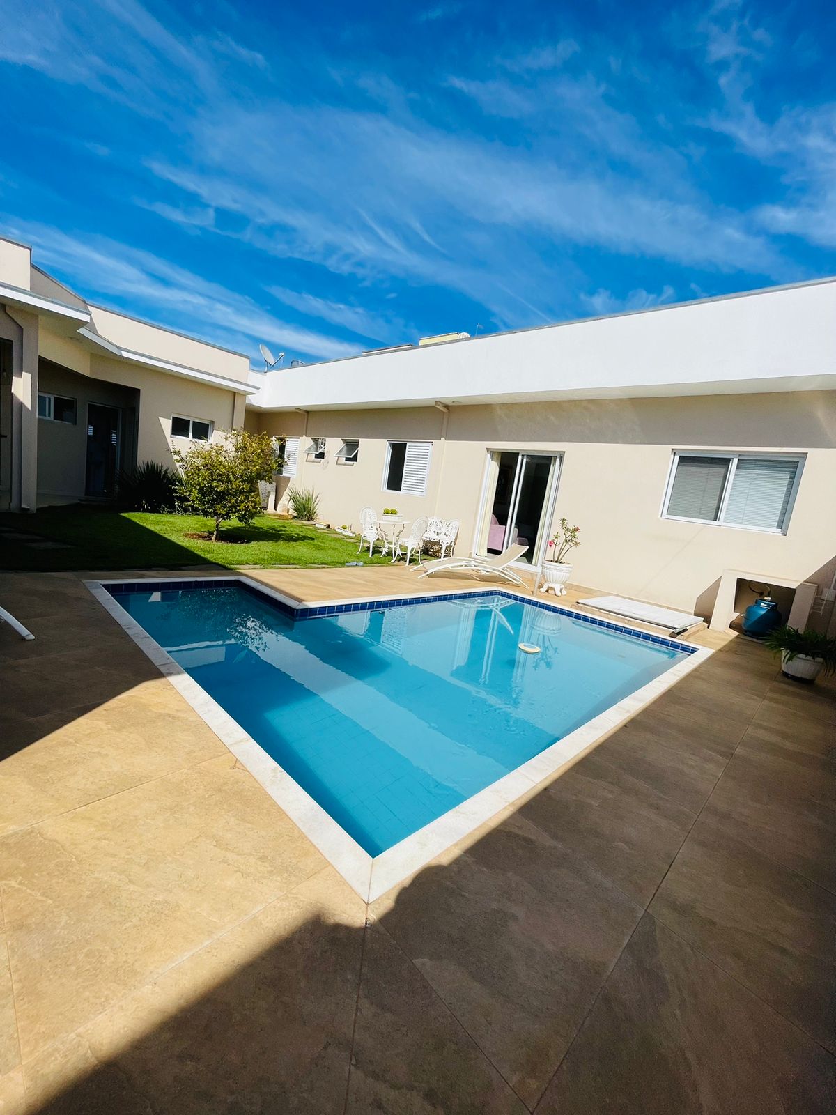 Casa á venda c/  05 dormitórios, Condomínio Portal das Estrelas - Boituva/SP
