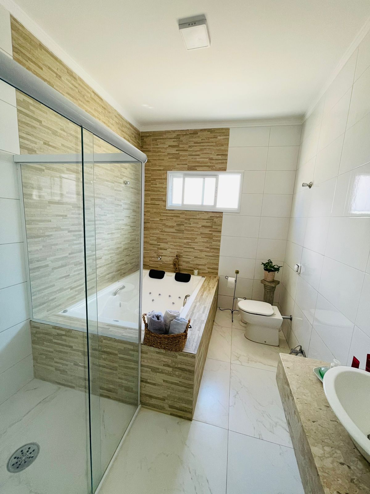 Casa á venda c/  05 dormitórios, Condomínio Portal das Estrelas - Boituva/SP