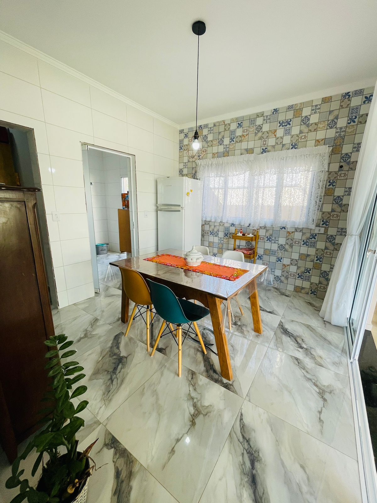 Casa á venda c/  05 dormitórios, Condomínio Portal das Estrelas - Boituva/SP