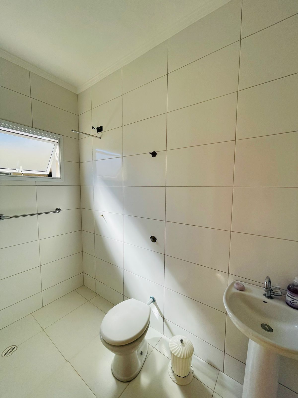 Casa á venda c/  05 dormitórios, Condomínio Portal das Estrelas - Boituva/SP