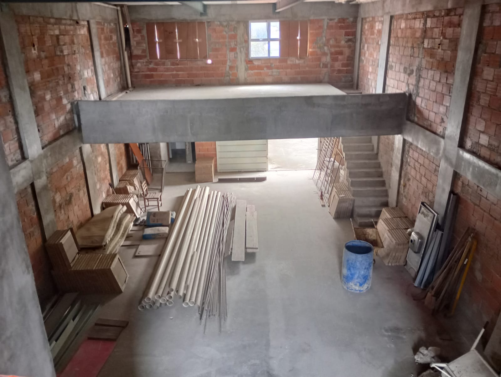 PRÉDIO COMERCIAL 