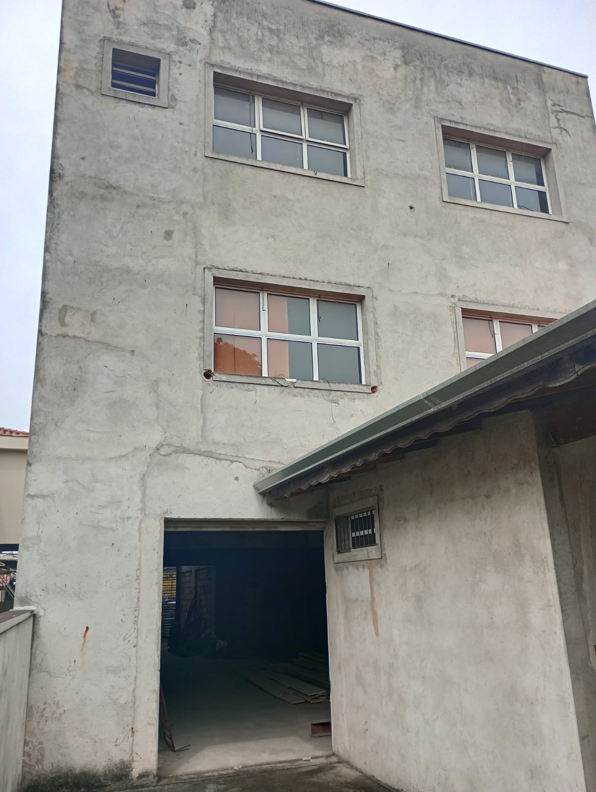 PRÉDIO COMERCIAL 