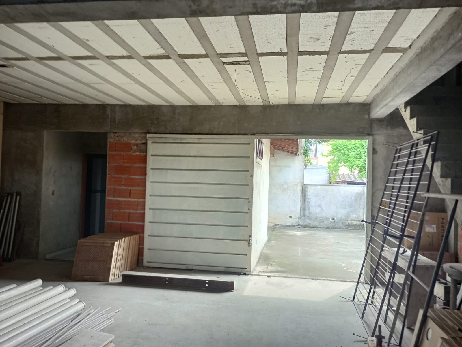 PRÉDIO COMERCIAL 