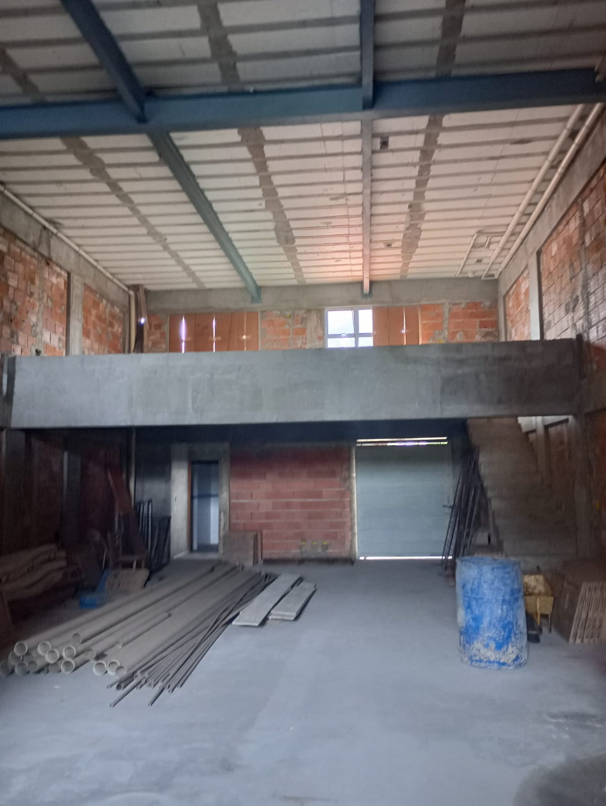 PRÉDIO COMERCIAL 