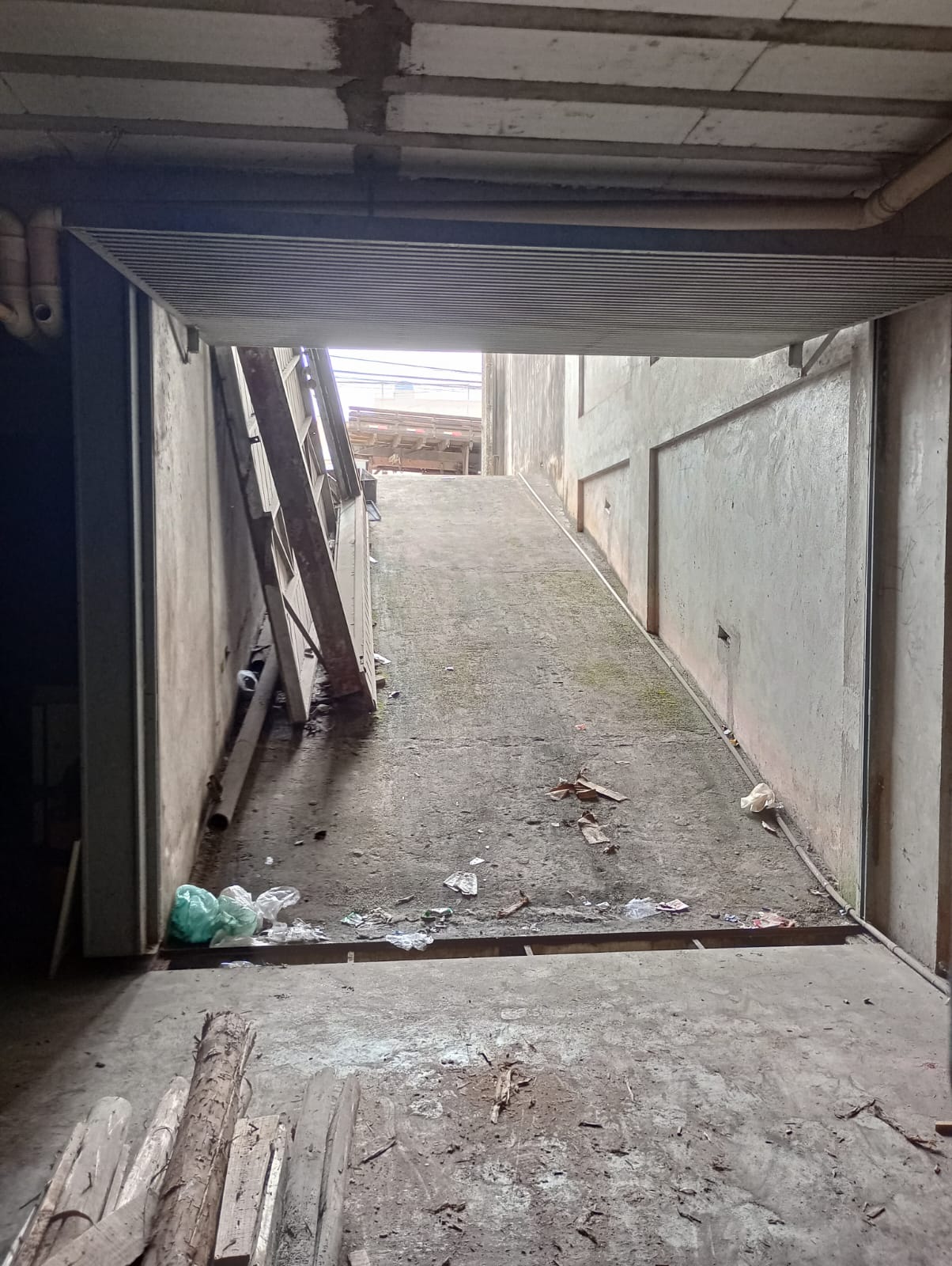 PRÉDIO COMERCIAL 