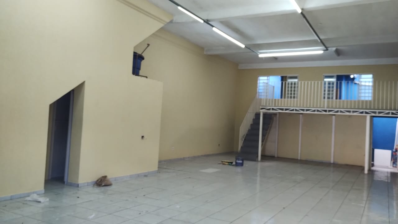 LOCAÇÃO SALÃO NA AVENIDA ITAQUERA