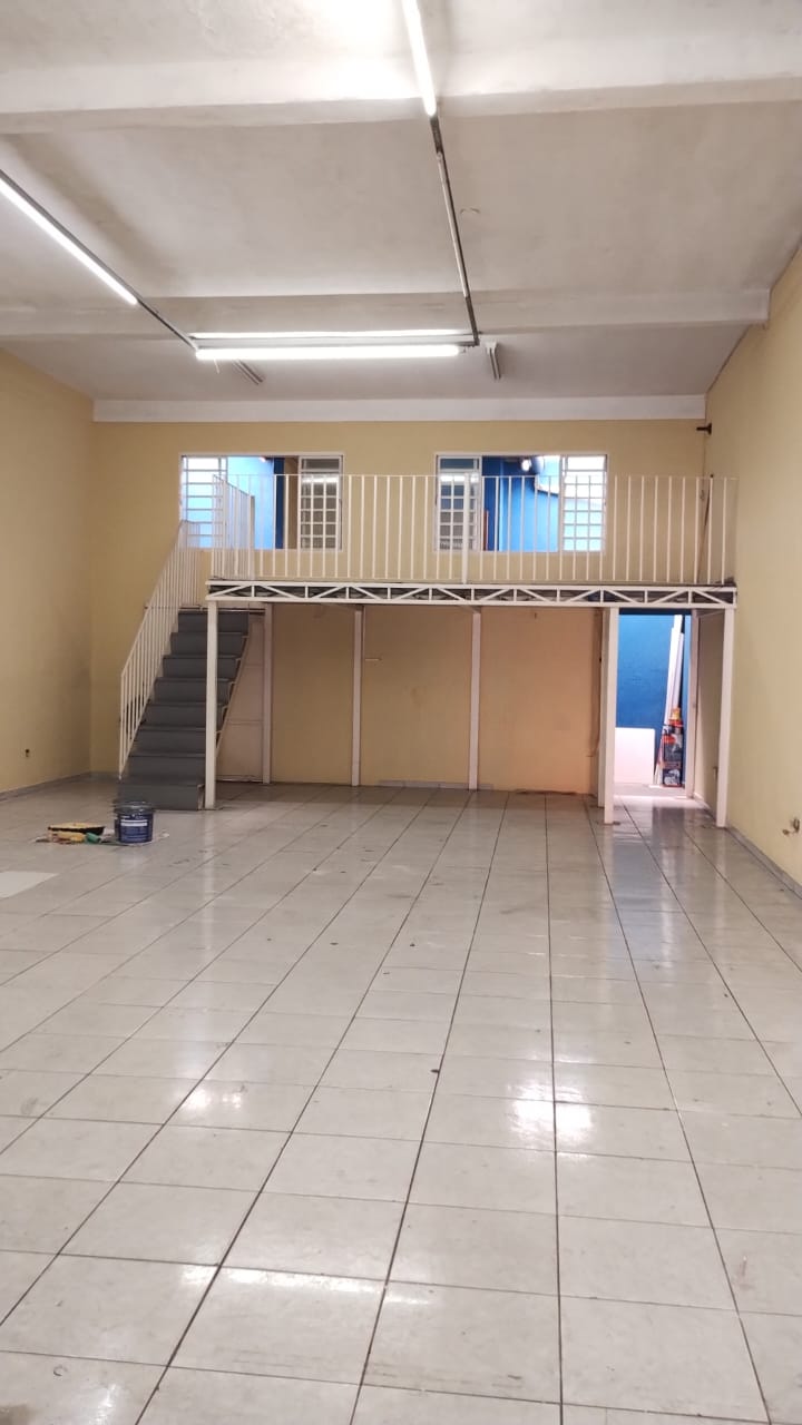 LOCAÇÃO SALÃO NA AVENIDA ITAQUERA